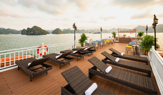 Sundeck With Panoramic View