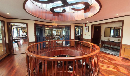 Deluxe Atrium On Board Deluxe Atrium On Board