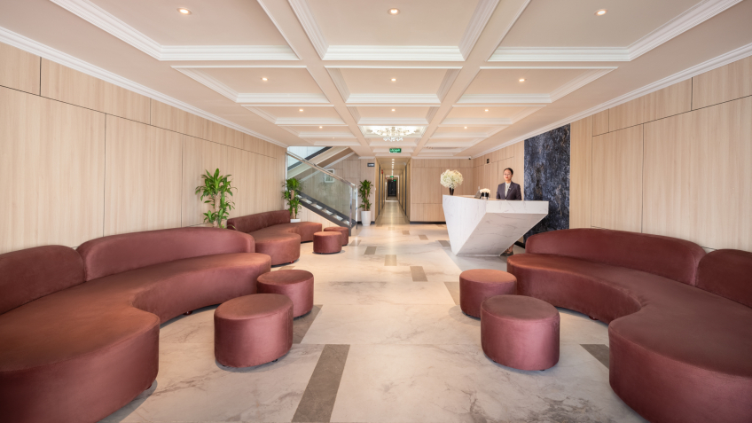Spacious Reception Lounge