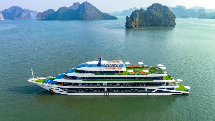 5-star cruise in Lan Ha Bay