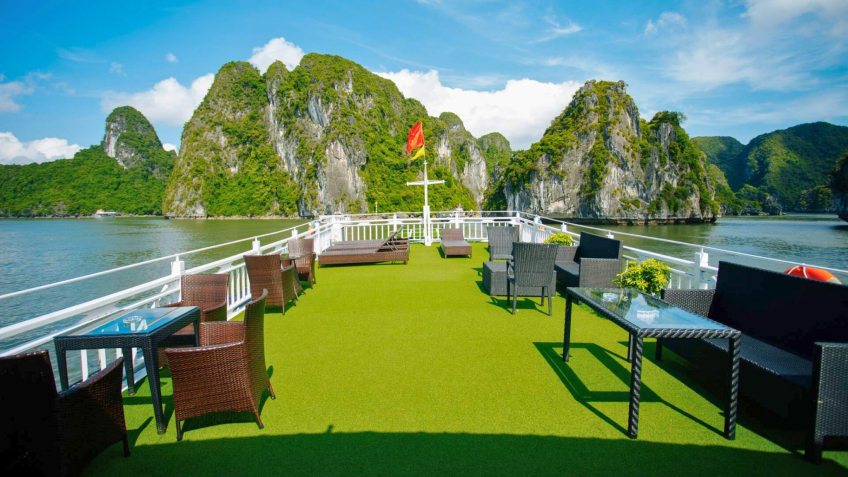 Panoramic view from the Sundeck