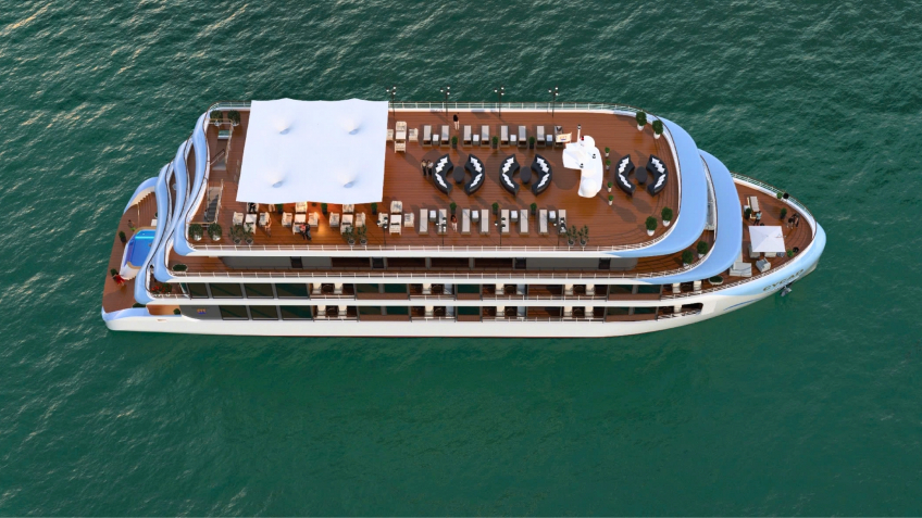 Spacious Sundeck