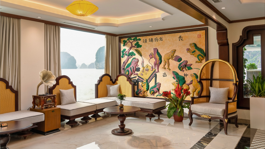 Traditional styling in Reception Lounge