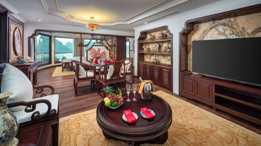 Royal-style Living room