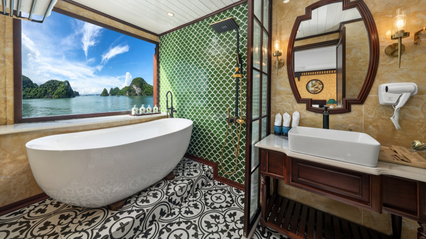 Bathtub with Seaview