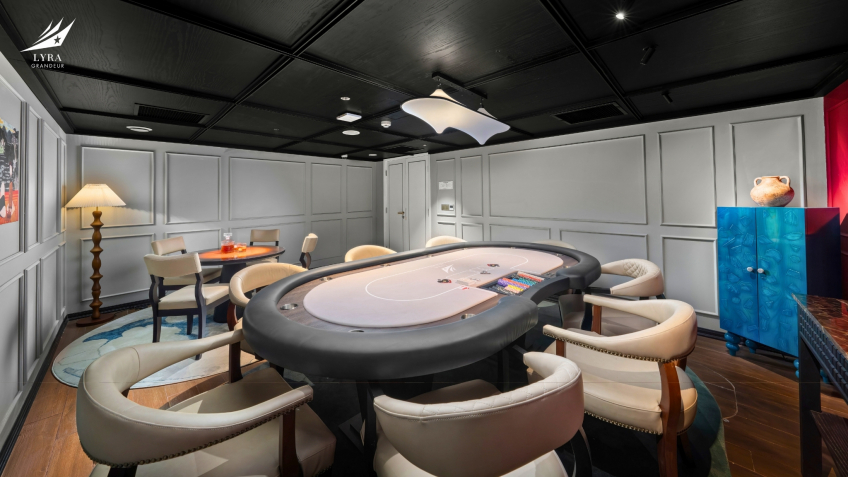 Have fun in Poker room