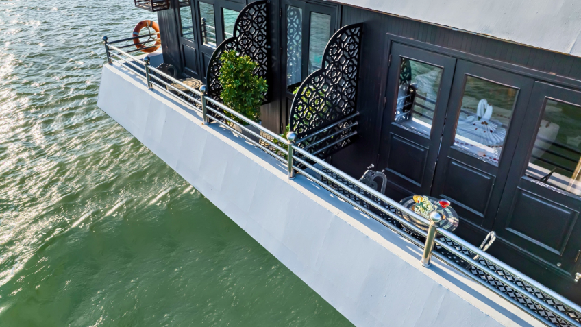 Airy SmallTerrace