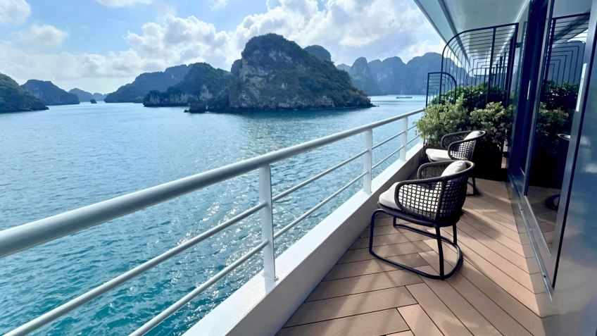 Admire the bay view