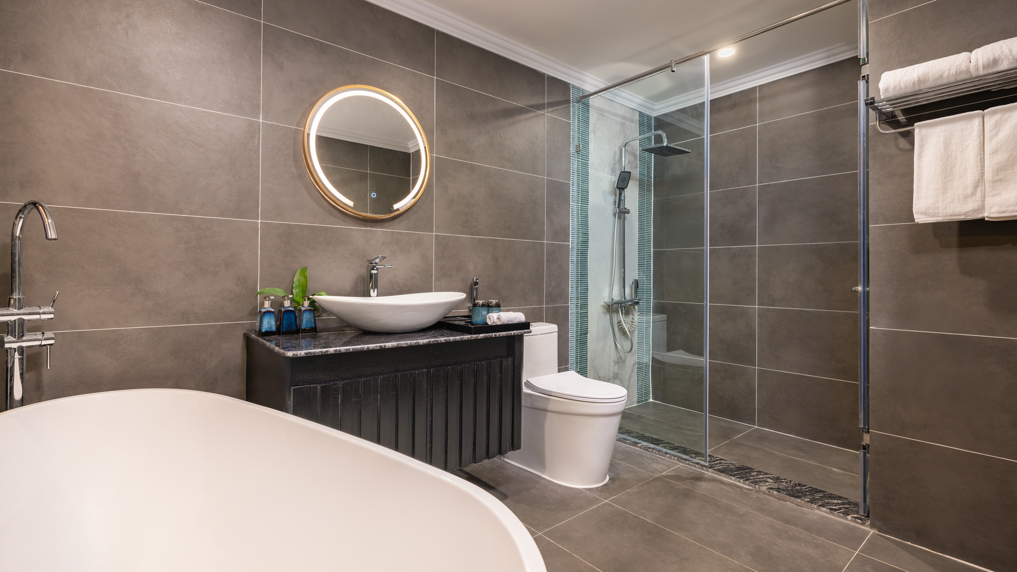 Clean Bathroom with Bathtub