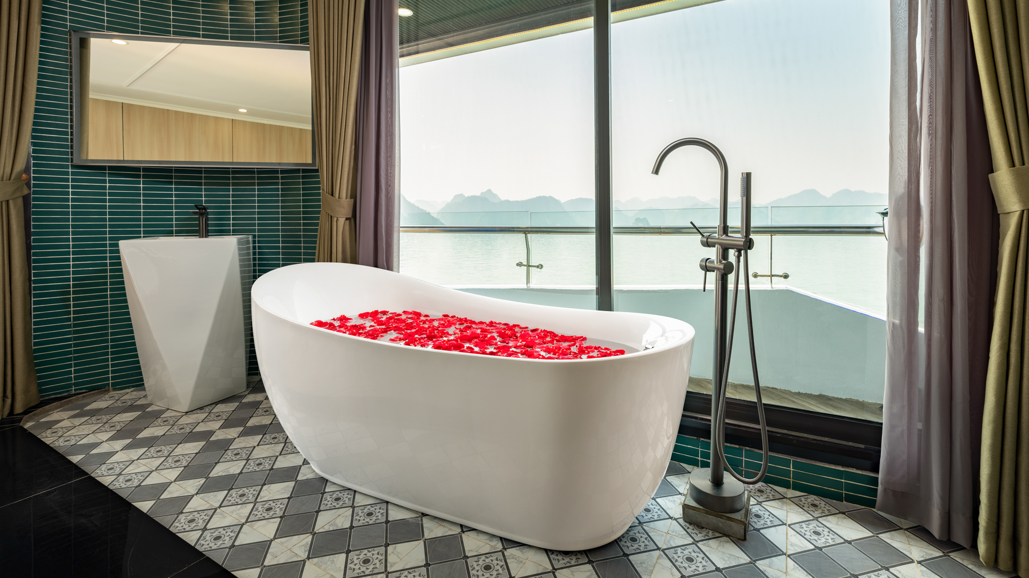 Romatic Bathtub
