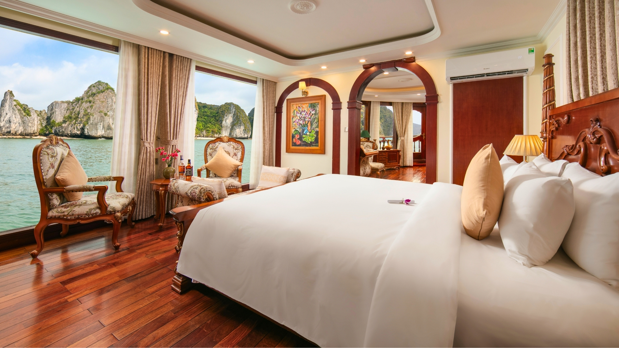 Luxurious King Suite