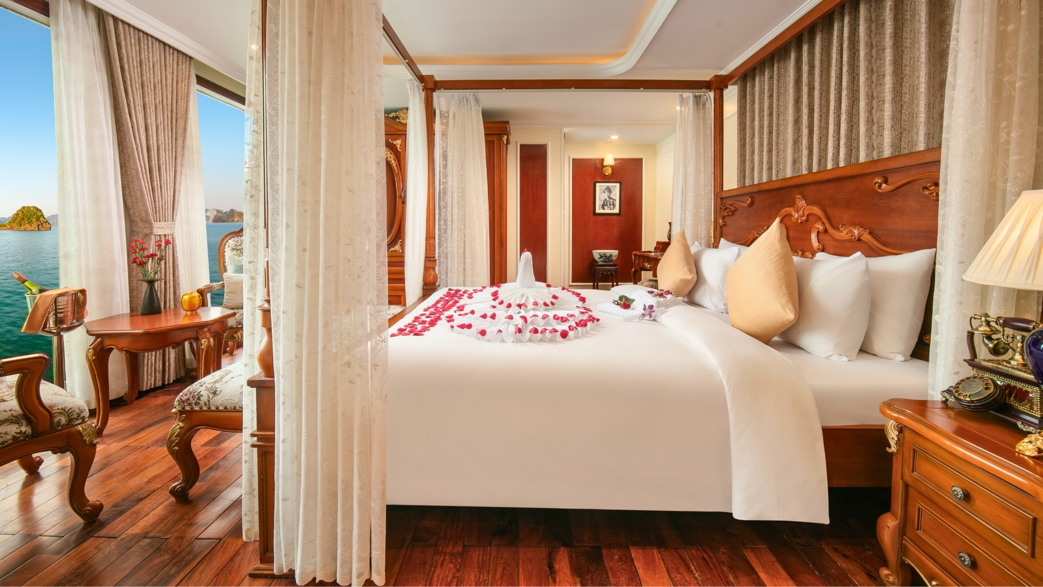 Delicate Queen Suite