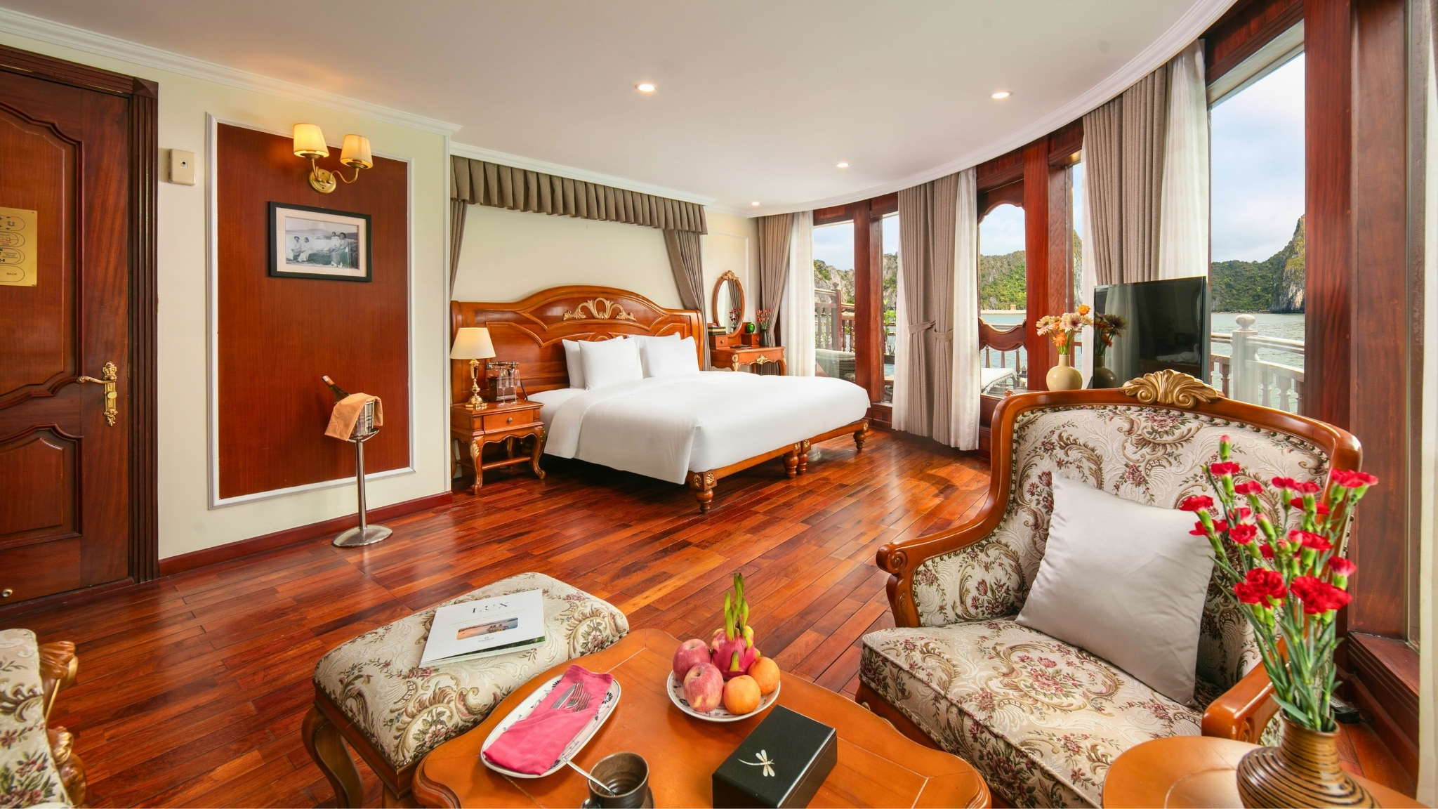 Elegance Nha Trang/Dalat Suite