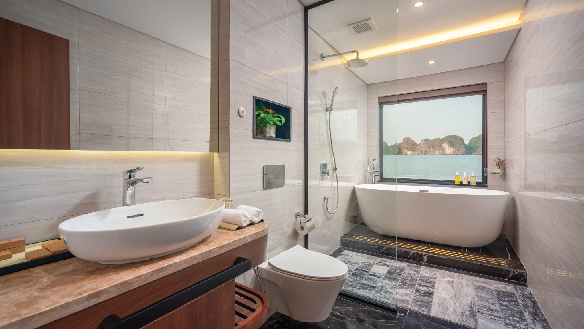 Sea-view Bathtub