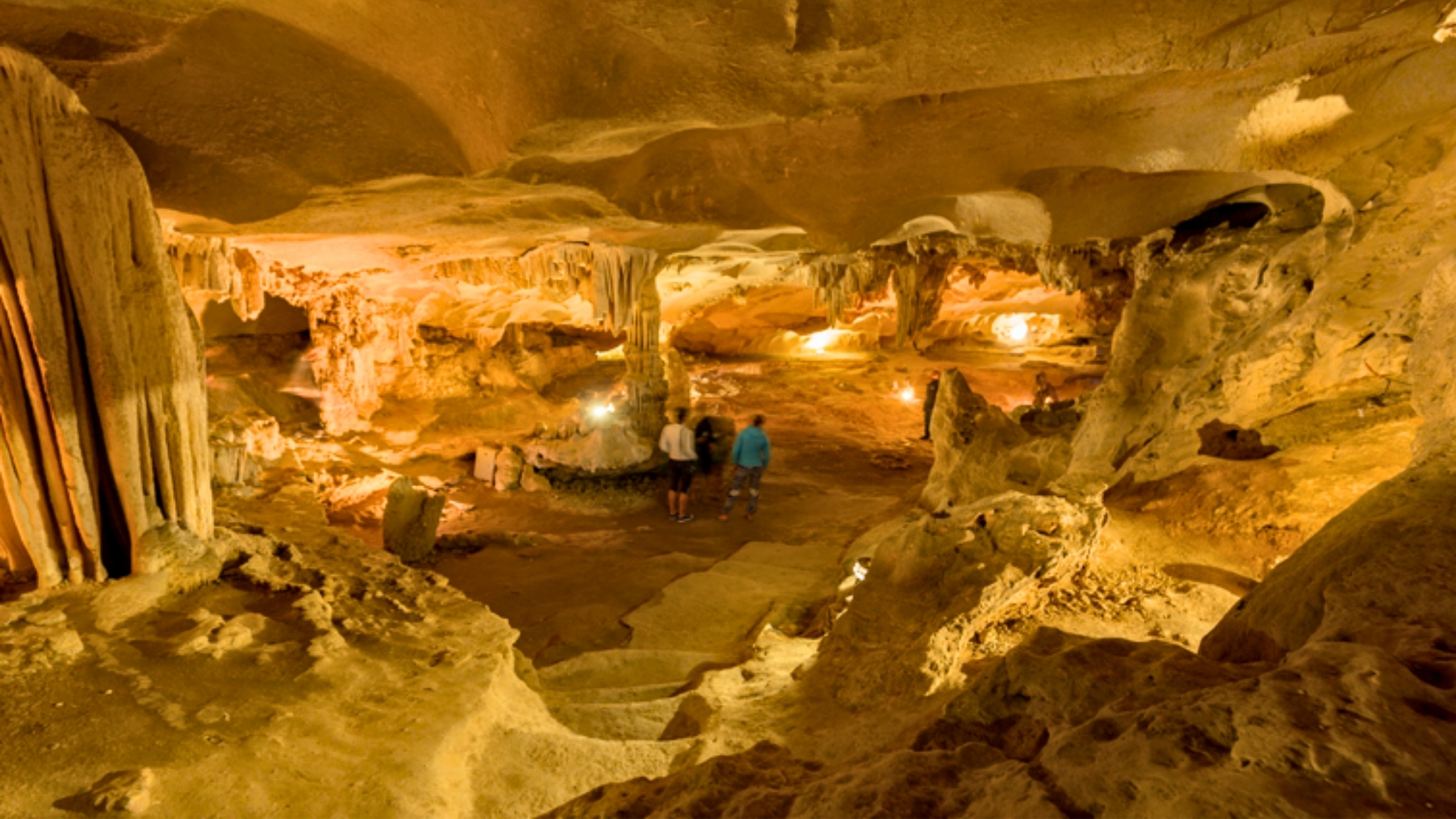 Stunning Thien Canh Son Cave