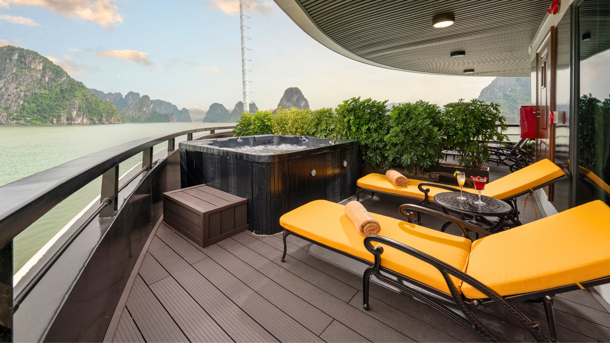 Huge Terrace with a Jacuzzi