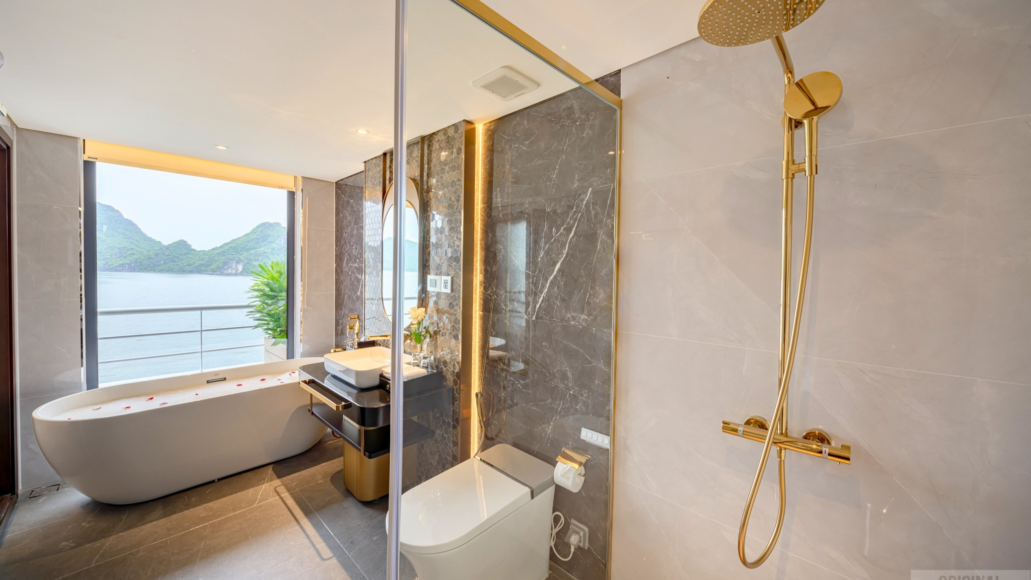 Modern Bathroom