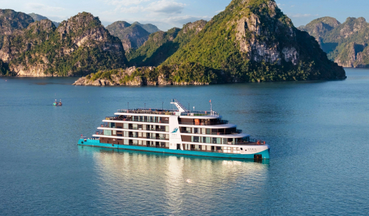 Lyra Grandeur Cruise 2 days 1 night Halong Bay